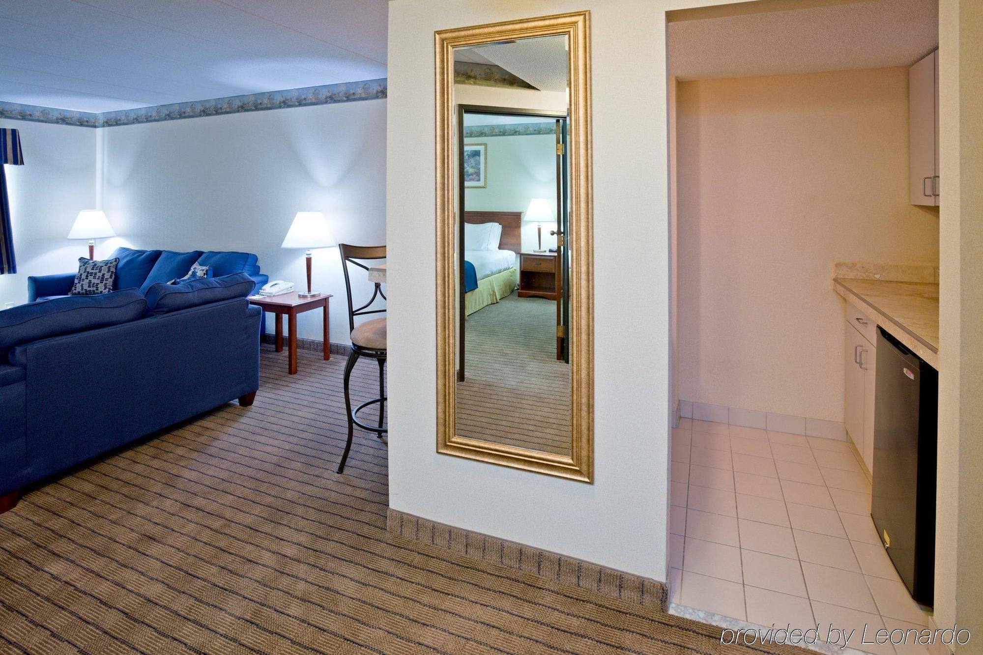 Holiday Inn Express Roseville-St. Paul By Ihg Exterior foto