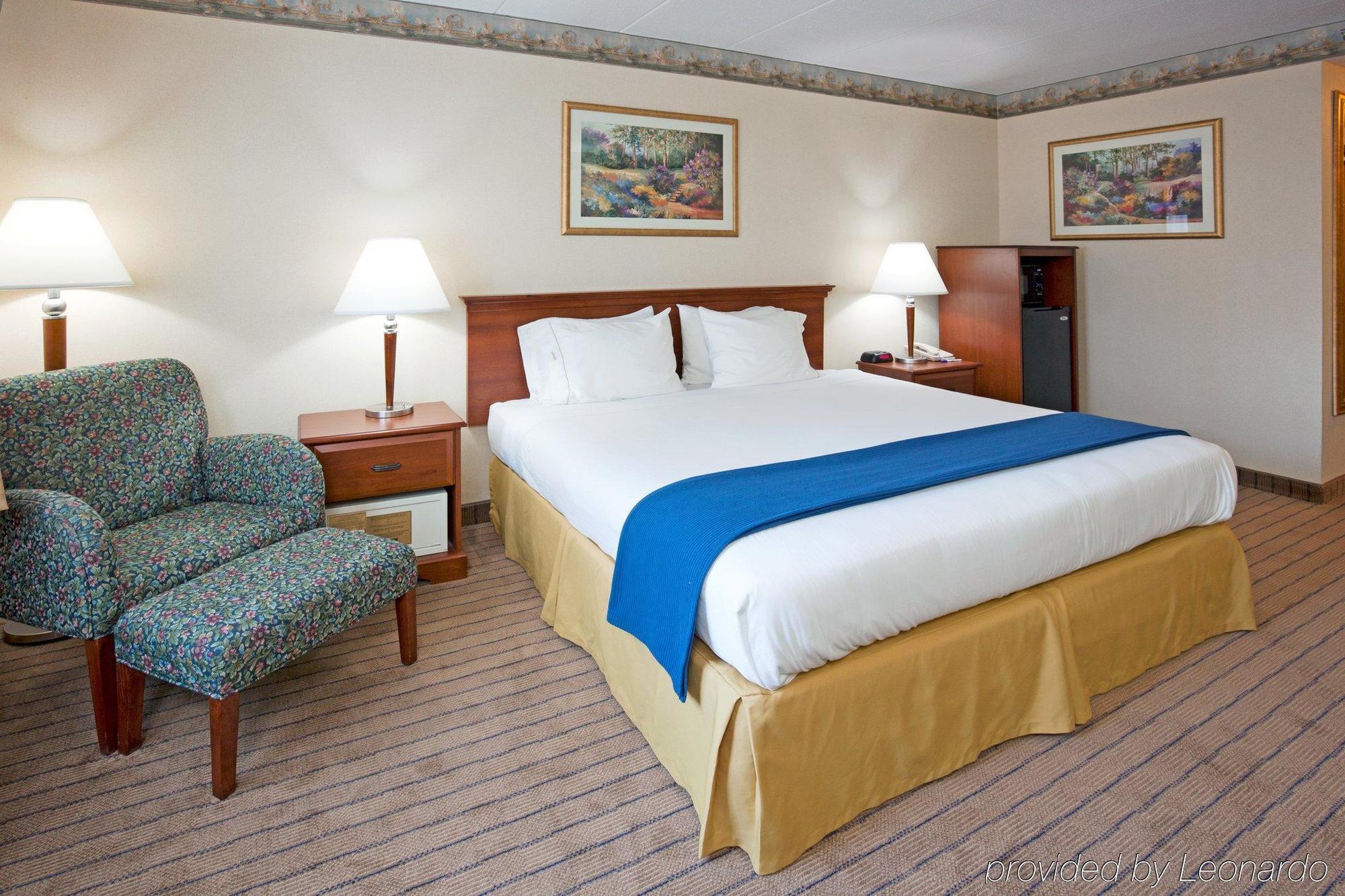 Holiday Inn Express Roseville-St. Paul By Ihg Exterior foto